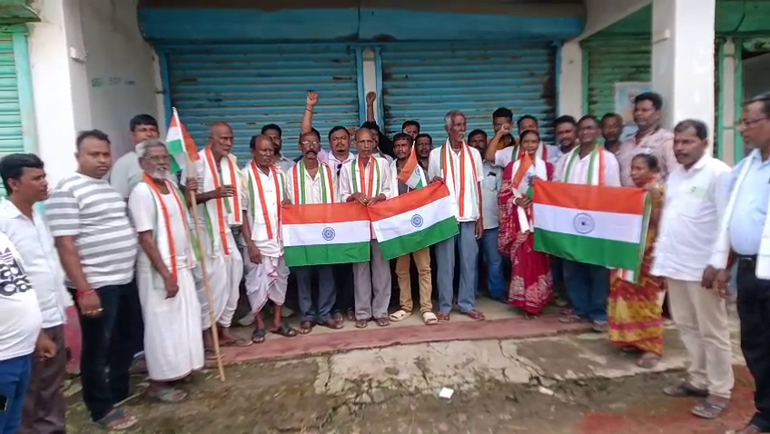 প্রতাপগড়ের আড়ালিয়ায় বিরসা মুন্ডা শক্তি কেন্দ্রের উদ্যোগে হর-ঘর তিরঙ্গা কর্মসূচি উদযাপন 