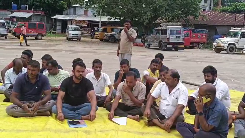 আমবাসা মোটরস্ট্যান্ড নিয়ে   অতিষ্ঠ  চালকরা 