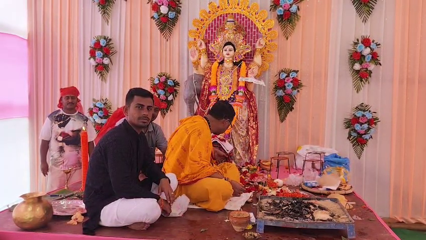  জেলা শাসকের কার্যালয়েও মহা ধুমধামে অনুষ্ঠিত হলো বিশ্বকর্মা পূজা 