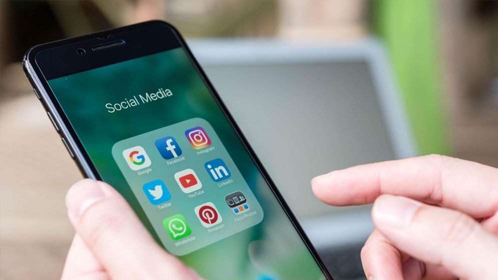 ১৪ বছরের কম বয়সিদের জন্য সোশ্যাল মিডিয়া নিষিদ্ধ করছে অস্ট্রিয়া