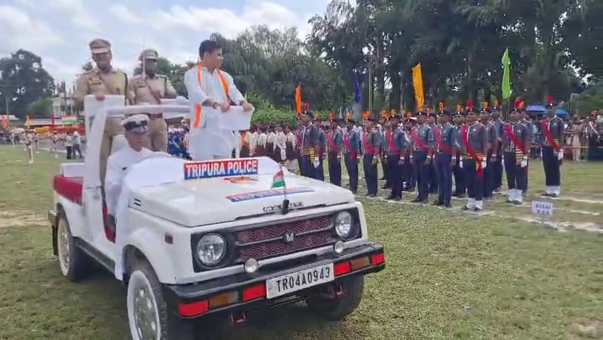 ৮০তম স্বাধীনতা দিবস  উপলক্ষে  ধলাই জেলাভিত্তিক মূল অনুষ্ঠান   অনুষ্ঠিত হলো কুলাই দ্বাদশ শ্রেণী বিদ্যালয়ের মাঠে