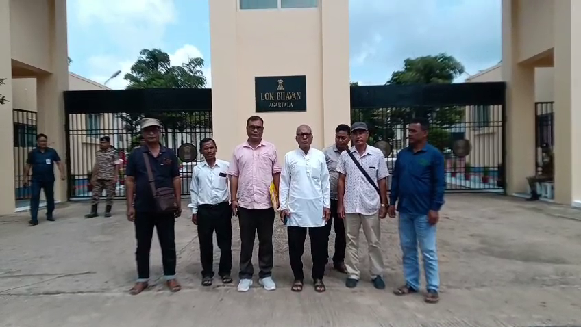 দাবি পূরণে বৃহত্তর আন্দোলনের হুঁশিয়ারি দিয়ে ,রাজ্যপালকে স্মারকলিপি দিল আত্মসমর্পণকারী দুই বৈরী সংগঠন