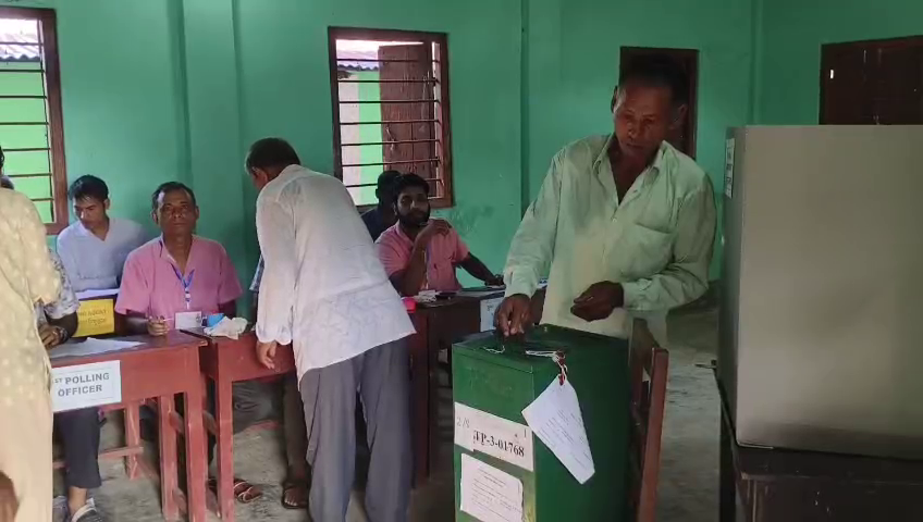 কড়া নিরাপত্তায় সায়দাছড়া এডিসি ভিলেজে শান্তিপূর্ণভাবে ভোটগ্রহণ
