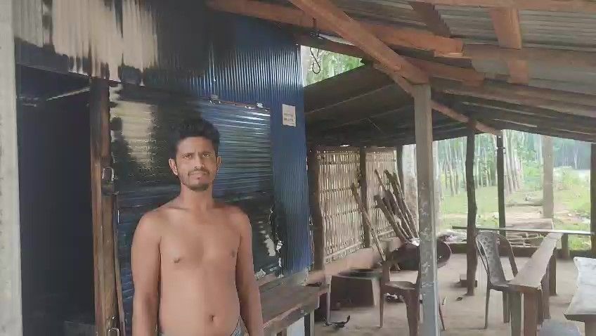 গতকাল গভীর রাতে এক মর্মান্তিক অগ্নিসংযোগের ঘটনা ঘটল শান্তিরবাজার বিধানসভা কেন্দ্রের অন্তর্গত পতিছড়ি মুসলিম পাড়ায়।