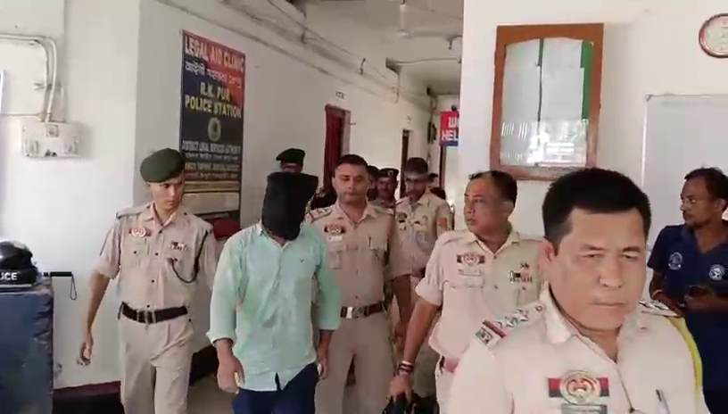 অবশেষে উদয়পুর মহারানী ওয়ারেনবাড়ি গুলি কান্ডে দুইজনকে পুলিশ জালে তুলতে সক্ষম হয়