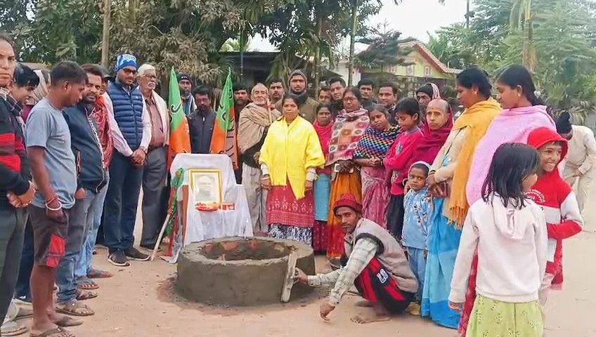 সুরমা বিধানসভার হালহুলিতে অটল বিহারী বাজপেয়ীর মর্মর মূর্তির ভিত্তিপ্রস্তর স্থাপন।