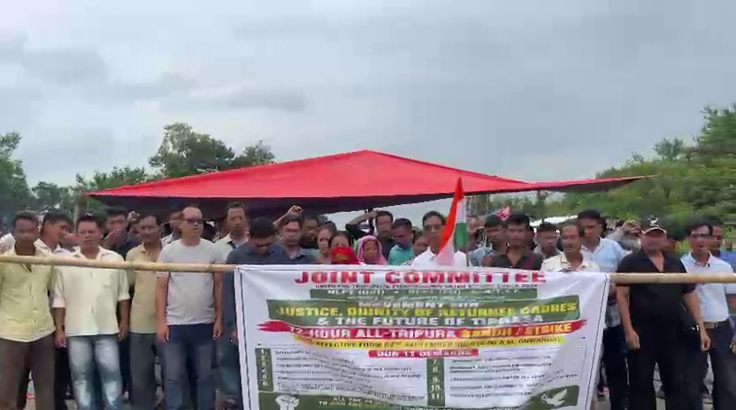 খোয়াই চৌমুহনীতেও চলছে জাতীয় সড়ক অবরোধ আন্দোলন,দাবি মেনে নিলে বন্ধ প্রত্যাহার করে নেওয়া হবে, জানালেন আন্দোলনকারীরা