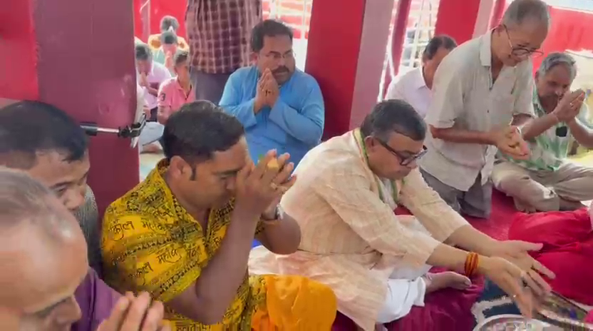 নরেন্দ্র মোদির প্রধানমন্ত্রীত্বের ১২ বছর পূর্তি উপলক্ষে মোহনপুরে বিশেষ পূজার্চনা মন্ত্রী রতন নাথের