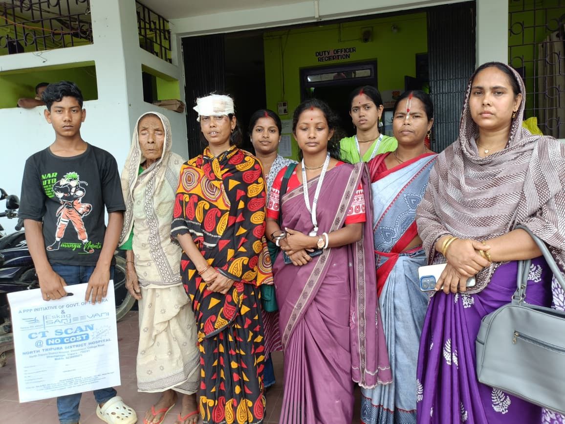 কদমতলায় গৃহবধূ নির্যাতন-আহত রেজানা খাতুনের পাশে টিআরএমএল, অভিযুক্ত স্বামীর দৃষ্টান্তমূলক শাস্তির দাবি!