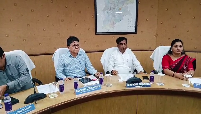 আগরতলা পুরনিগমের কনফারেন্স হলে এক বিশেষ পর্যালোচনা বৈঠক