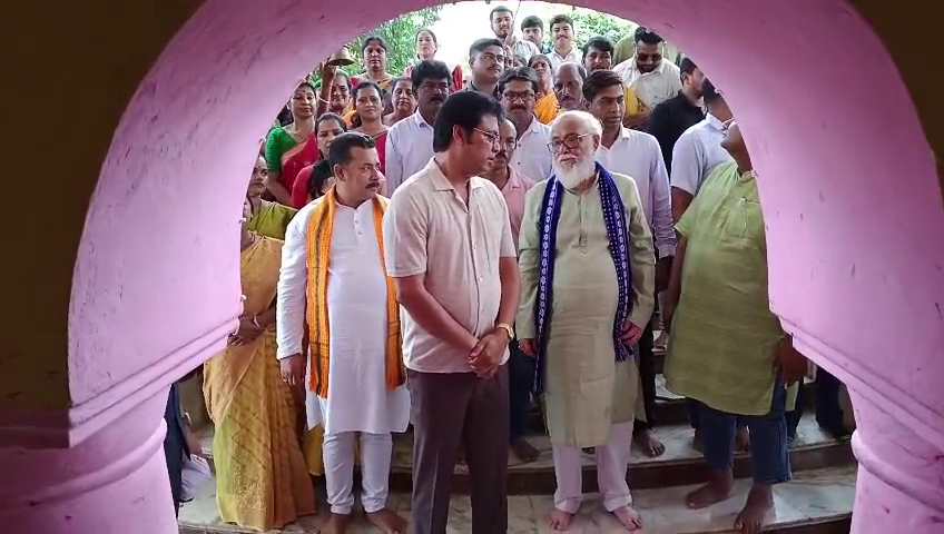 :  মোদির হাতে দেশ রয়েছে মানে দেশবাসী সুরক্ষিত রয়েছেন -প্রাক্তন মুখ্যমন্ত্রী  :