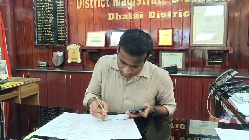 স্পেশাল ইনটেনসিভ রিভিশনকে সামনে রেখে ধলাই জেলা শাসকের কক্ষে আয়োজিত হয় সাংবাদিক সম্মেলন