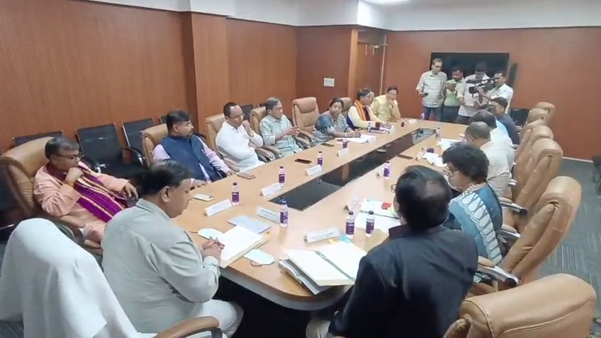 শুক্রবার অনুষ্ঠিত হলো বিজনেস এডভাইজারি কমিটির বৈঠক