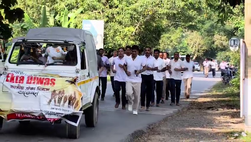 তেলিয়ামুড়াতে রান ফর ইউনিটি শীর্ষক বিশেষ দৌড় সংঘটিত হয়।