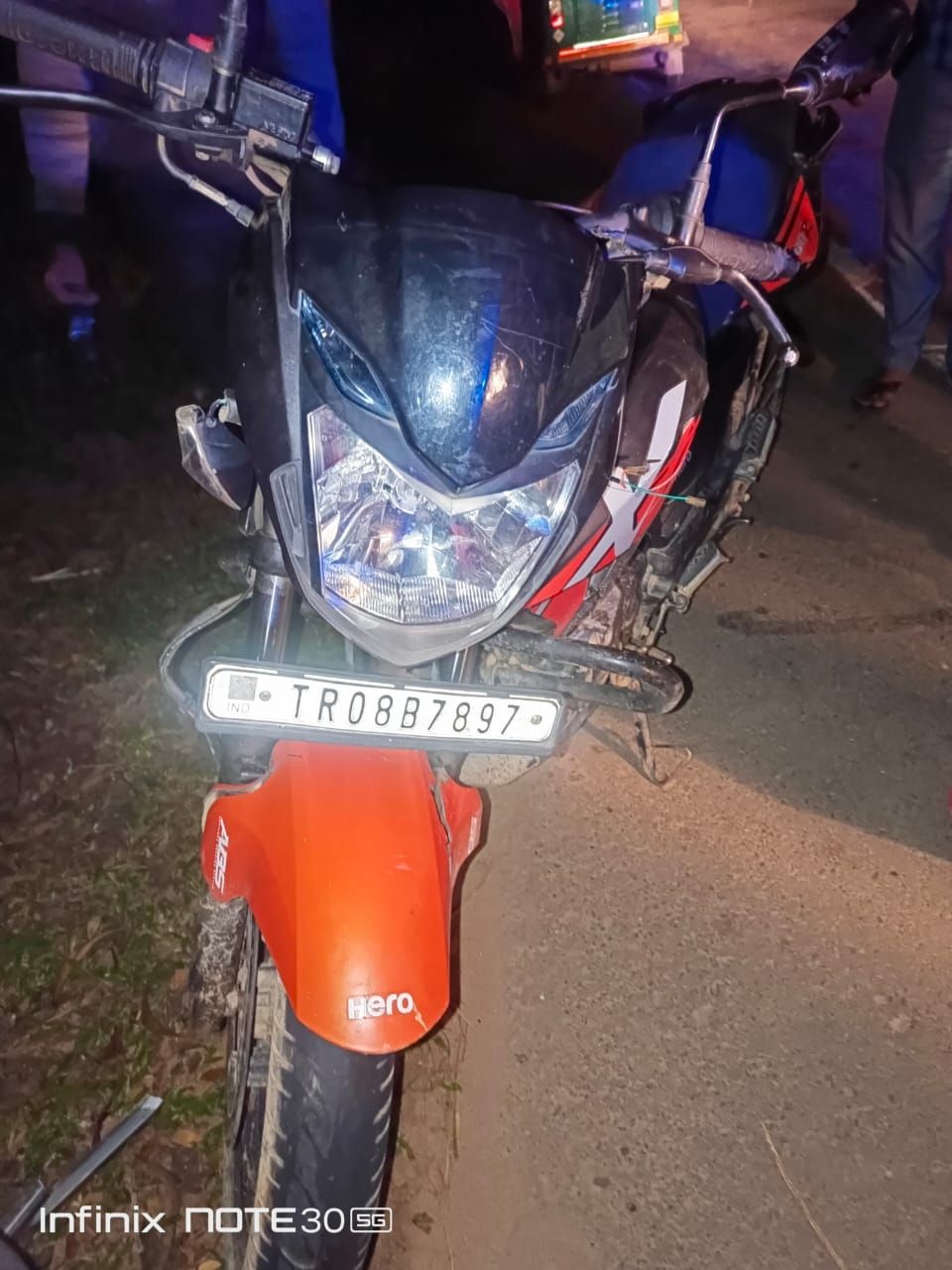 বেতাগা বাজার সংলগ্ন এলাকায় জাতীয় সড়কে বাইক দুর্ঘটনায় গুরতর আহত এক