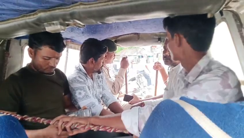  আড়ালিয়ায় পূর্ব থানার অভিযান, গ্রেপ্তার ৪ নেশা বিক্রেতা 