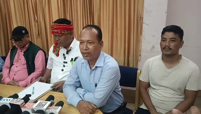  কেন্দ্র ও রাজ্য সরকারের বিরুদ্ধে চুক্তিভঙ্গের অভিযোগ, ১২ জুন থেকে ৭২ ঘন্টার জাতীয় সড়ক ও রেল অবরোধ আন্দোলনে যাচ্ছেন আত্মসমর্পণকারী বৈরীরা 