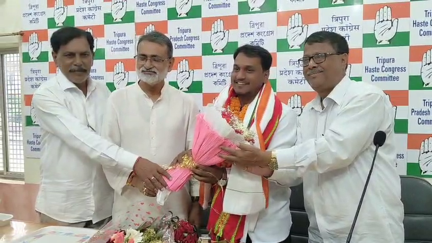  সংবর্ধিত নবনিযুক্ত এনএসওয়াই সভাপতি,জোড় লড়াইয়ের ইঙ্গিত দিলেন আমির হোসেন 