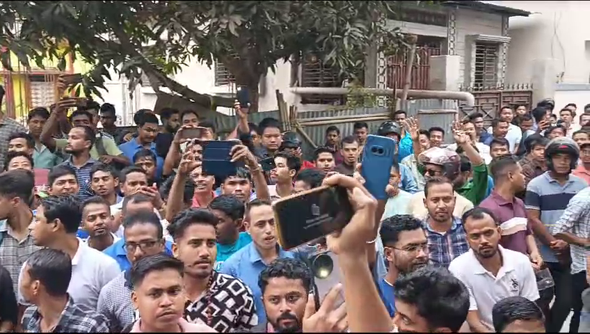 বিক্ষোভে সামিল হল সংস্থার ৫ শতাধিক কর্মী