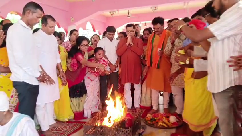 প্রধানমন্ত্রী হিসেবে নরেন্দ্র মোদির ১২ বছর পূর্তি উপলক্ষে ইন্দ্রনগর কালীবাড়িতে যজ্ঞ এবং পূজা পাঠ