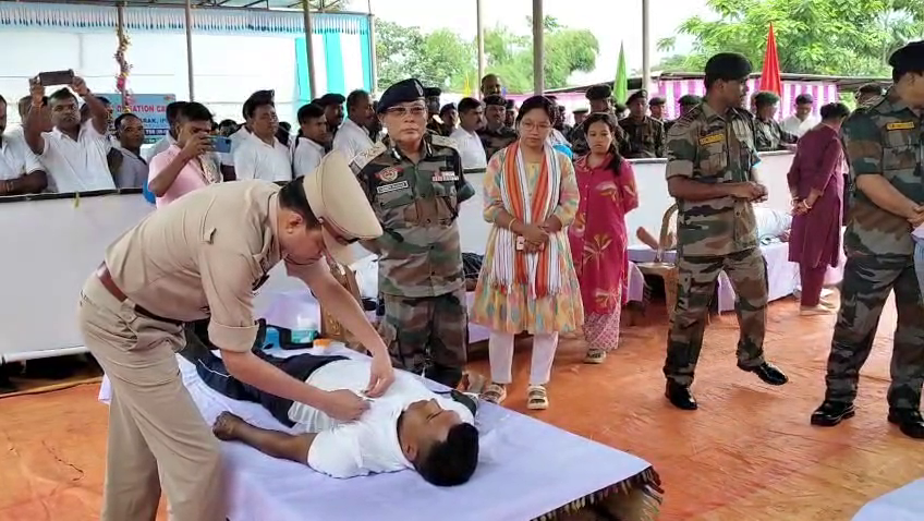 নবম বাহিনী টি এস আর এর উদ্দ্যোগে অনুষ্ঠীত করাহয় এক রক্তদান শিবির