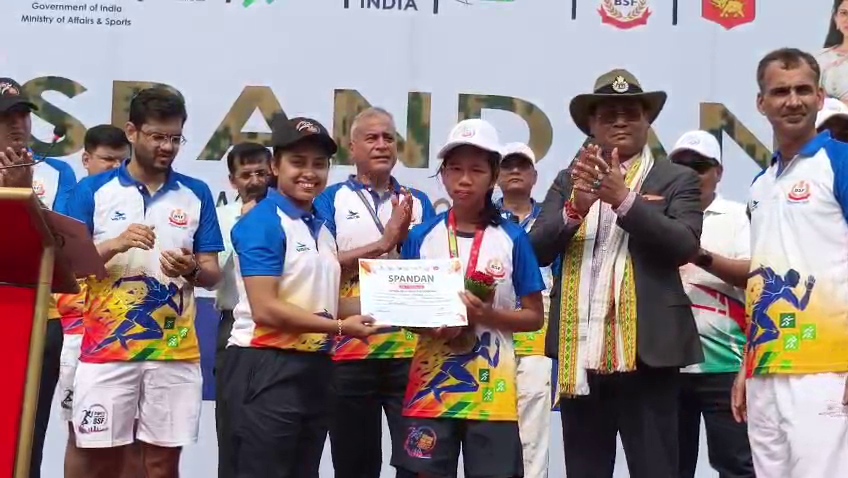 বি.এস.এফ-এর উদ্যোগে ১২ কিলোমিটার রাজ্যভিত্তিক ম্যারাথন ‘স্পন্দন’ অনুষ্ঠিত