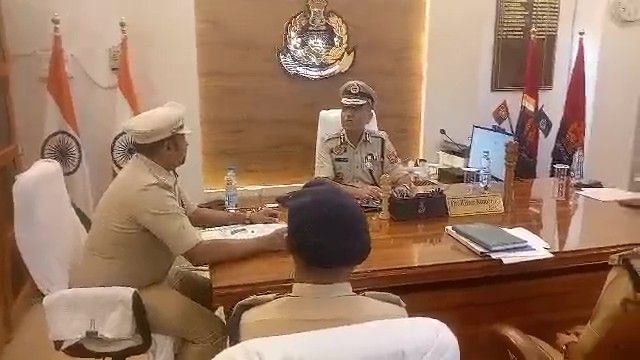 পুলিশ সুপার কার্যালয়ে বৈঠক করেন পুলিশ মহা নির্দেশক!! 