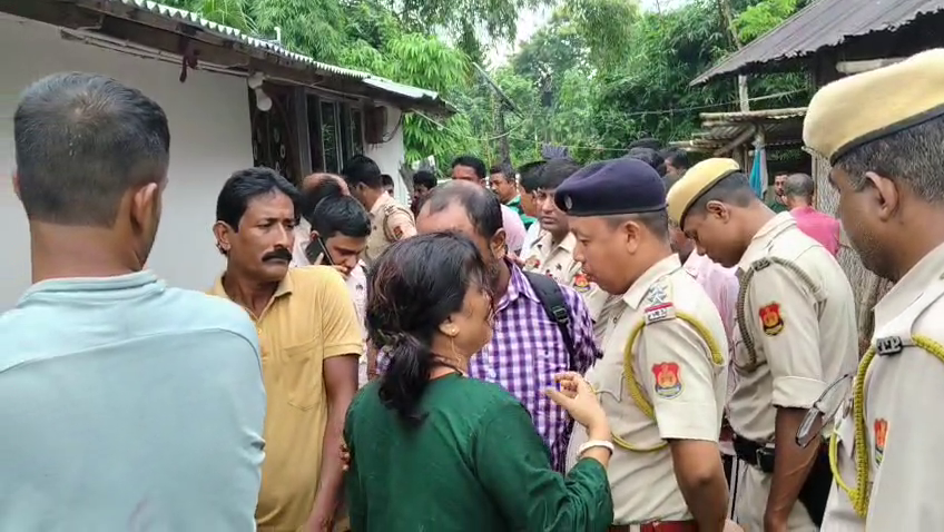 পশ্চিম মুহুরীপুর এলাকায় একই বাড়ীথেকে উদ্ধার তিন জনের মৃতদেহ উদ্ধারকরাহয়