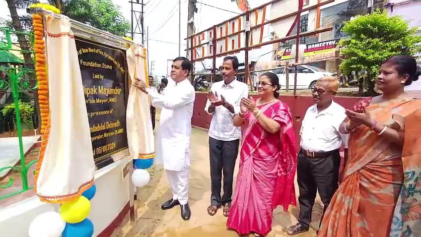 মেয়রের হাত ধরে ২৮ নম্বর ওয়ার্ডের নতুন কার্যালয় নির্মাণের ভিত্তিপ্রস্তর ও ভূমি পূজা সম্পন্ন