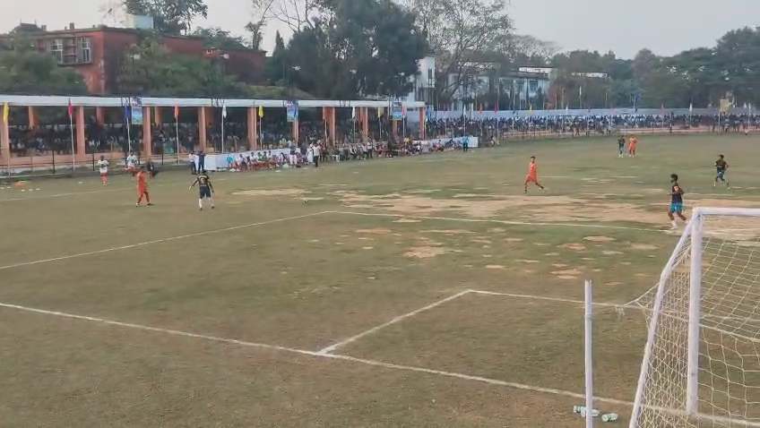 মণিপুরের শক্তিশালী দল নেরোকা এফসি খেলতে নেমে নিউ টাউন কলকাতাকে ৬-০ গোলে হারিয়ে সম্পূর্ণ আধিপত্য বিস্তার করে