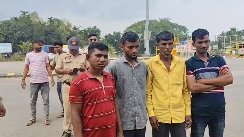 খোয়াইয়ে মহাদেবটিলা ট্রাই জংশন থেকে আটক ৪ বাংলাদেশি অনুপ্রবেশকারী