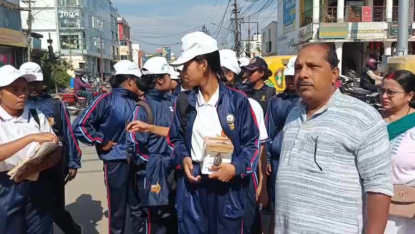 রাজধানীতে সৈনিকবোর্ড ও এনসিসি ক্যাডেটদের তহবিল সংগ্রহ অভিযান 