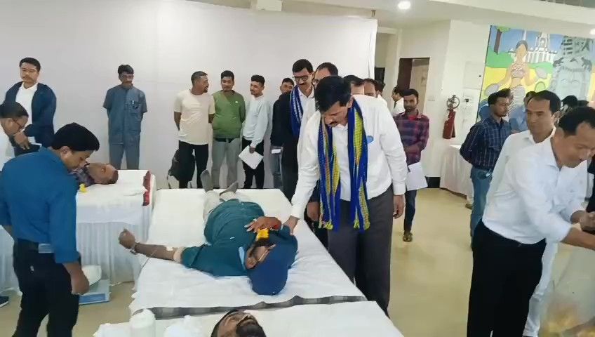 সংবিধান প্রণেতার প্রয়াণ দিবসে রক্তদান শিবির