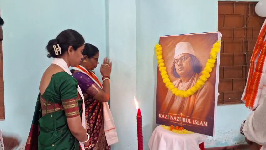 কবি কাজী নজরুল ইসলামের ১২৭ তম জন্মজয়ন্তী উপলক্ষে ধলাই জেলা তথ্য ও সংস্কৃতি কার্যালয়ের উদ্যোগে এবং আমবাসা পুর পরিষদের সহযোগিতায় শ্রদ্ধাঞ্জলি অনুষ্ঠান