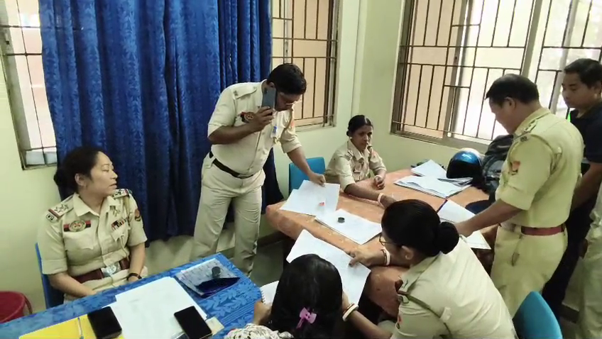  চিকিৎসায় গাফিলতি জনিত কারণে এক গৃহবধূর মৃত্যুর অভিযোগ ঘিরে চাঞ্চল্য 