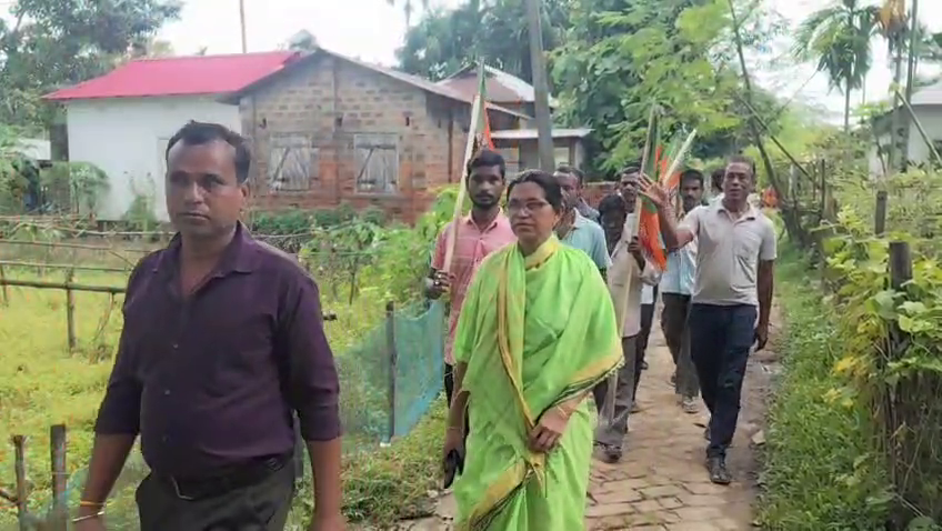 জনসভাকে সামনে রেখে খোয়াইয়ে বিজেপির বাড়ি বাড়ি জনসংযোগ