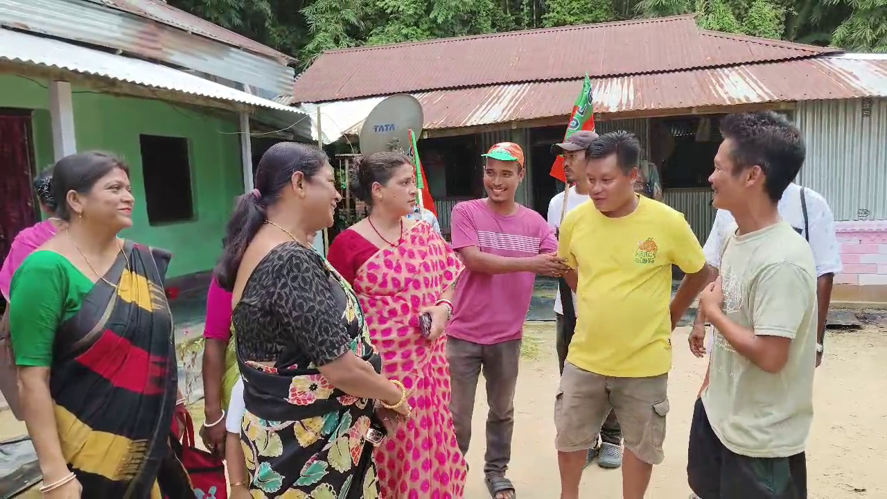 ভিলেজ কাউন্সিল নির্বাচনকে সামনে রেখে হদ্রায়-এ বিধায়িকার উপস্থিতিতে জনসংযোগ অভিযান!