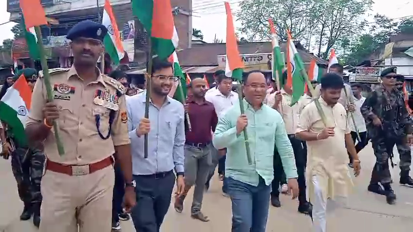 দেশাত্মবোধের আবহে খোয়াইয়ে তিরঙ্গা র্যা লি