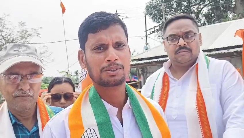 এডিসি নির্বাচনকে সামনে রেখে ত্রিপুরার বিভিন্ন আসনে শাসক বিরোধীদের মধ্যে ক্রমশ চড়ছে রাজনৈতিক উত্তাপ।