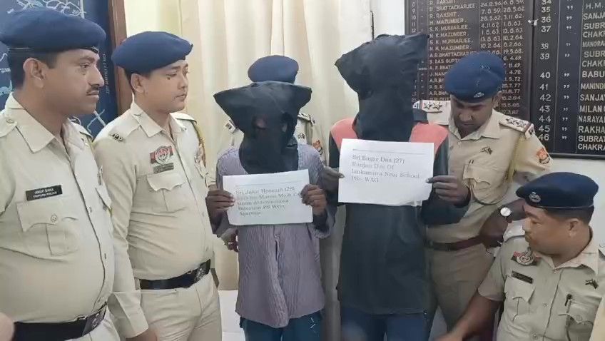দুই কুখ্যাত ছিন্তাইবাজকে গ্রেপ্তার করল পশ্চিম থানার পুলিশ 