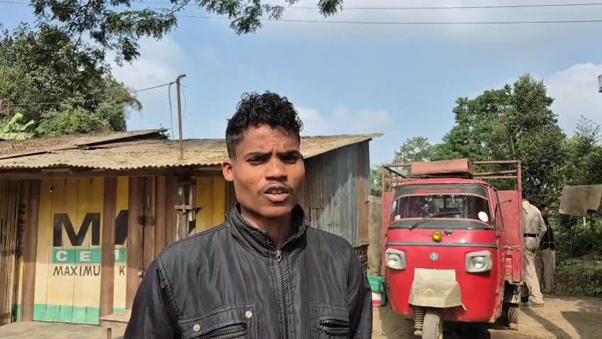 স্ত্রী সঙ্গে অভিমান করে আত্মঘাতী এক ব্যক্তি, কদমতলা থানাধীন সরলা গ্রাম পঞ্চায়েতের বামুনিয়া ২ নং ওয়ার্ড এলাকায় মর্মান্তিক আত্মঘাতী ঘটনা।