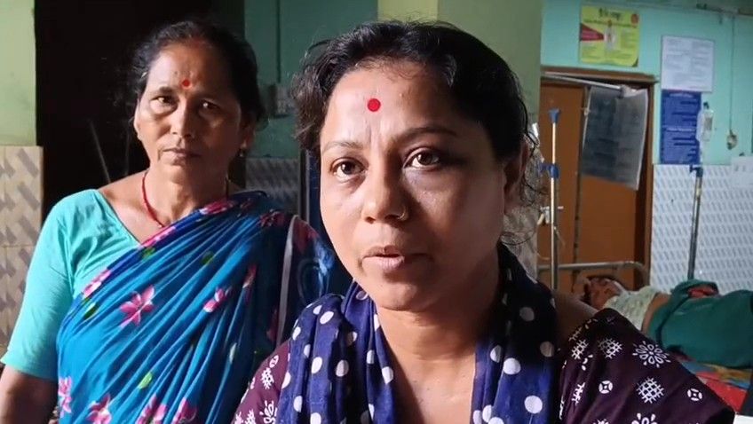 শ্বশুর বাড়িতে অত্যাচারিত এক গৃহবধূ।