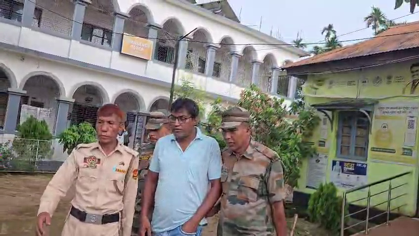 পিস্তল, কার্তুজ ও গাঁজাসহ গ্রেফতার উত্তম দে