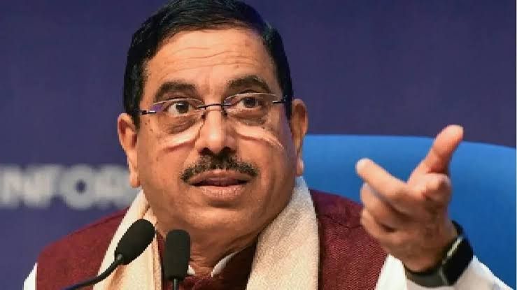 নৈরাজ্য ও বিশৃঙ্খলা তৈরি হলে সরকার নীরব দর্শক থাকবে না : প্রহ্লাদ জোশী