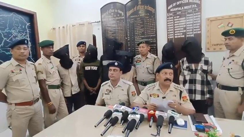 চুরি হওয়া স্বর্ণালংকার ও মোবাইল ফোন উদ্ধার, ৭ চোরকে গ্রেপ্তার পশ্চিম থানার পুলিশের