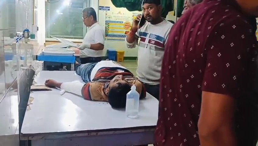 কমলপুর মহকুমার ঘাঁটি বাজার সংলগ্ন এলাকায় সড়ক দুর্ঘটনা।