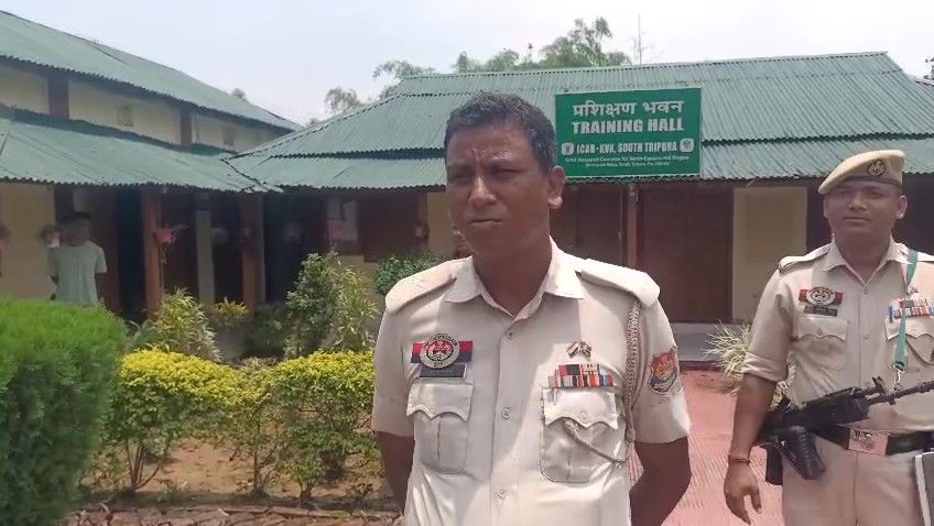 বীরচন্দ্র মনু কৃষিবিঞ্জান কেন্দ্রথেকে একটি গাড়ী সহ বিভিন্ন সামগ্রী চুরি করেনিয়েযায় নিশিকুটম্বের দল।