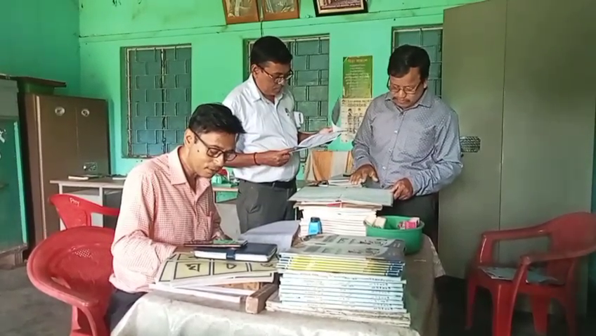 মোহনপুরে রেশন শপ, অঙ্গনওয়ারি কেন্দ্র ও স্কুলে সারপ্রাইজ পরিদর্শন; ধরা পড়ল একাধিক অনিয়ম