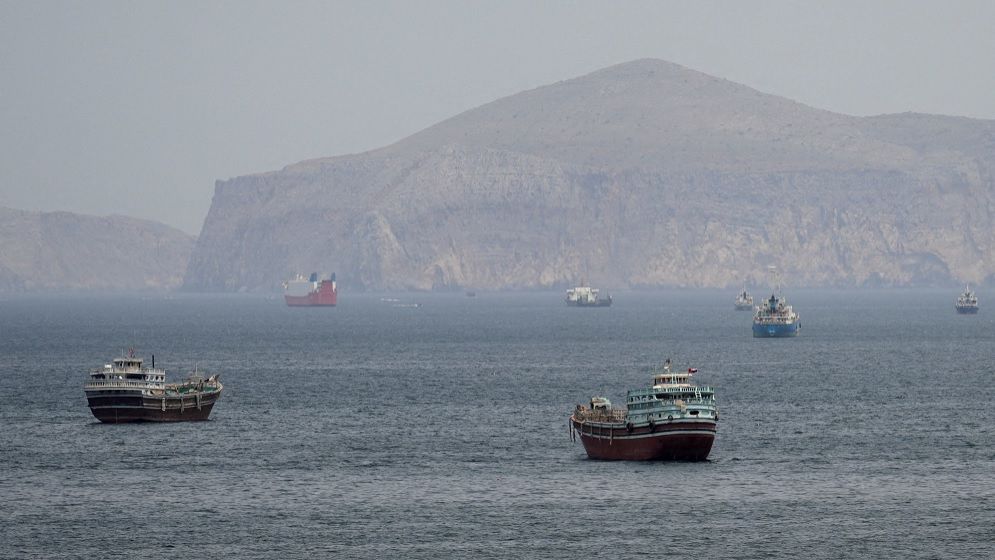 হরমুজে উত্তেজনা: জাহাজ জব্দ, পাল্টাপাল্টি অবরোধে শঙ্কায় আলোচনা