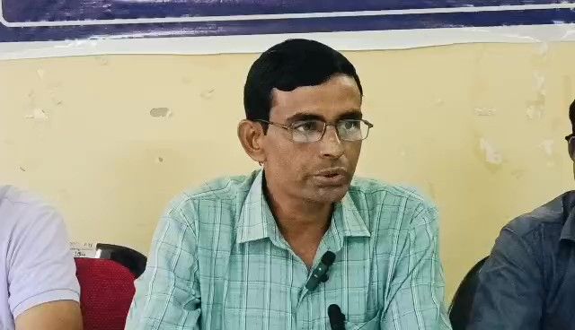 শীর্ষ আদালতের এসএলপি প্রত্যাহার করে অবিলম্বে নিয়মিতকরণের দাবী জানালো সর্বশিক্ষার শিক্ষকরা